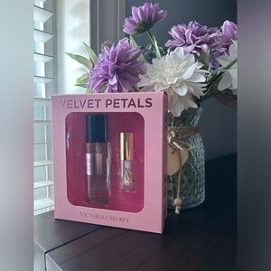 Victorias Secret Velvet Petals Gift Set